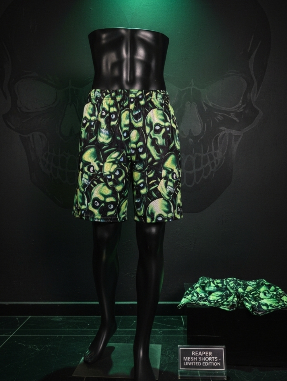 💥NWOT-Green Skull Graphic Mesh Shorts